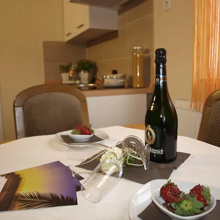 Lean Lägenhet Poreč