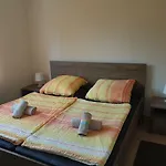 Lean Apartmán