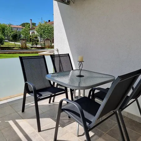 Lean شقة بوريتش